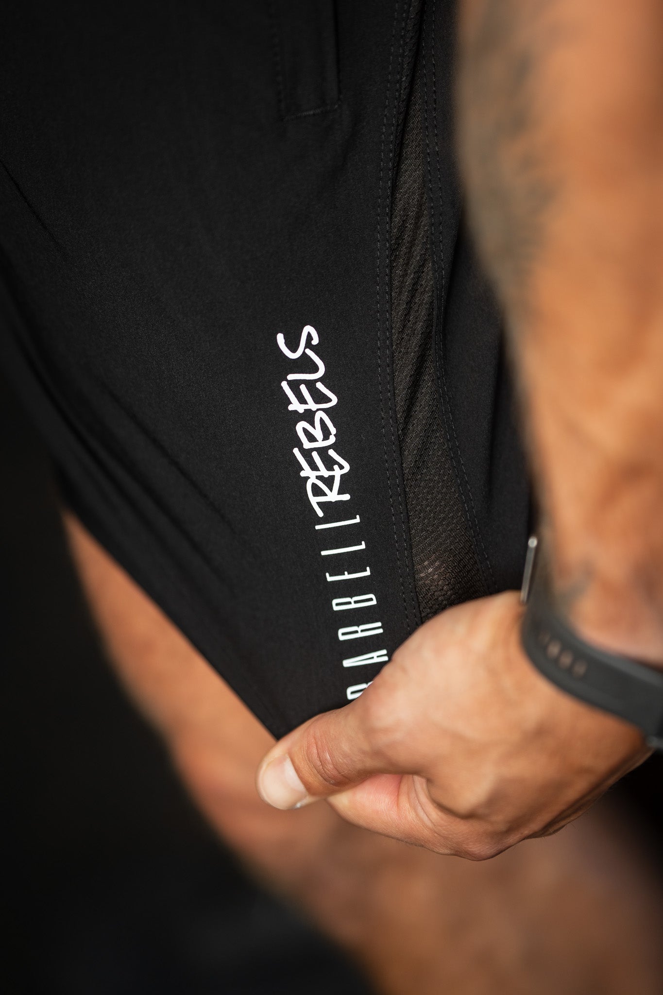Man Hybrid Shorts 6"