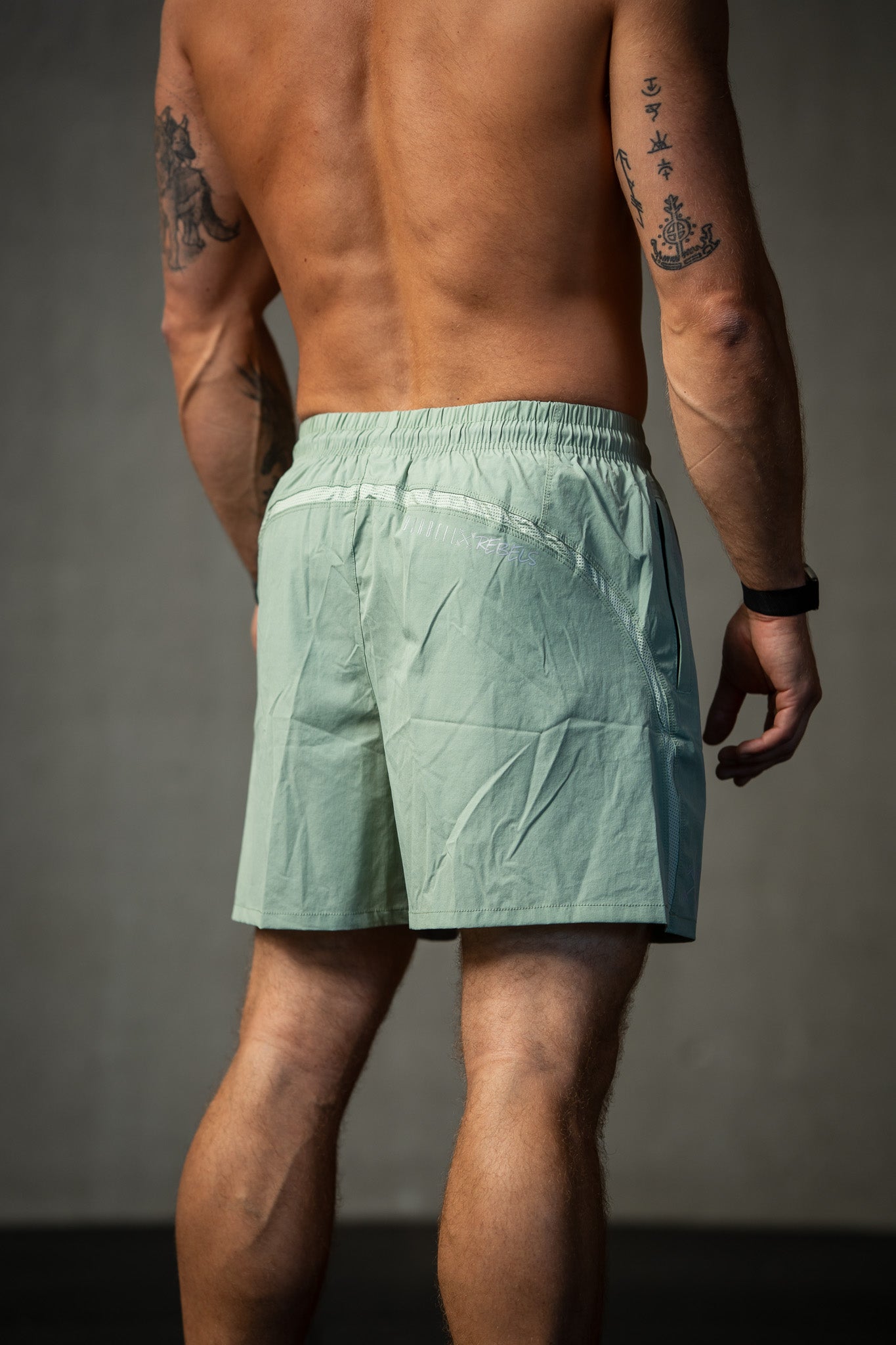 Man Hybrid Shorts 6"