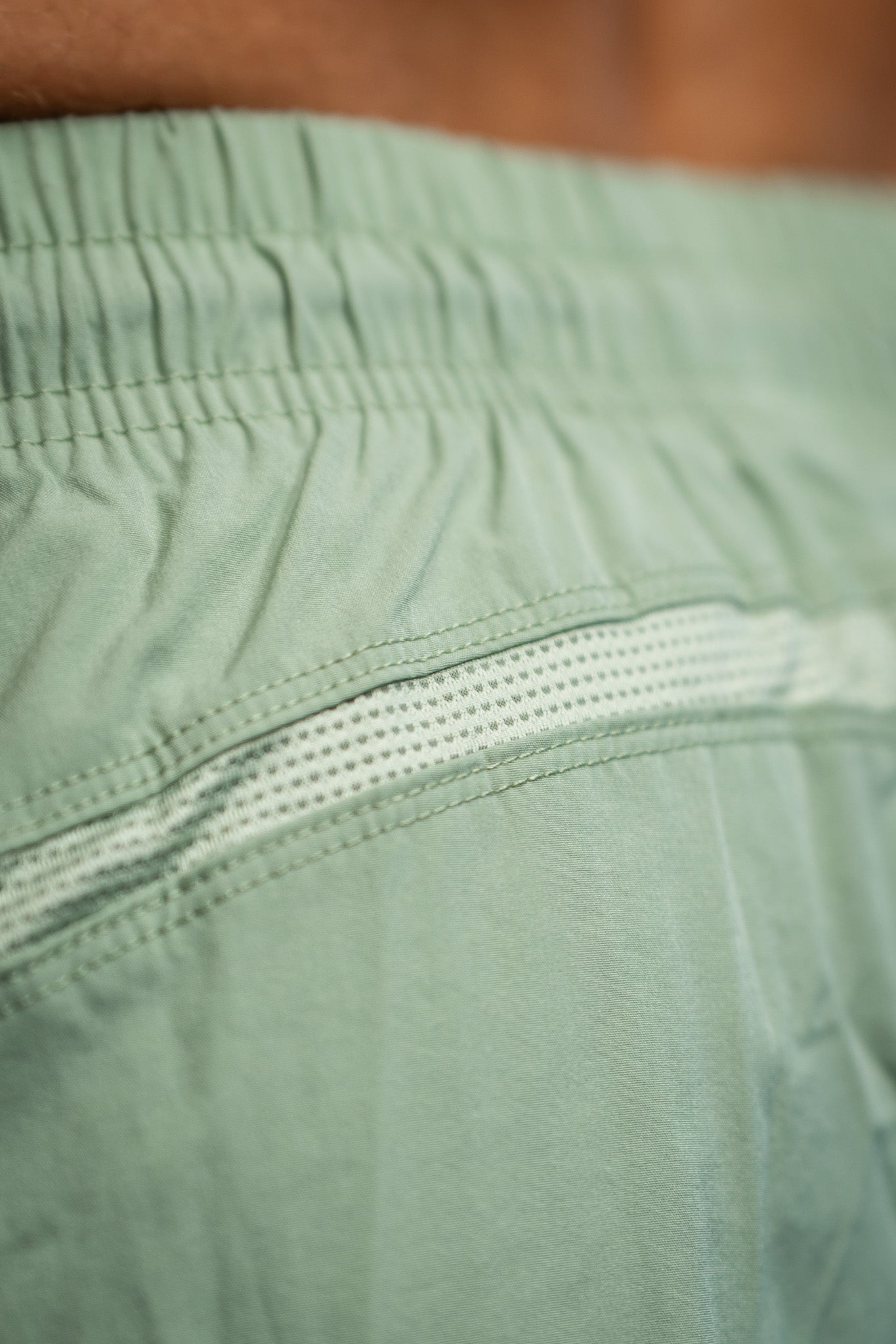 Man Hybrid Shorts 6"