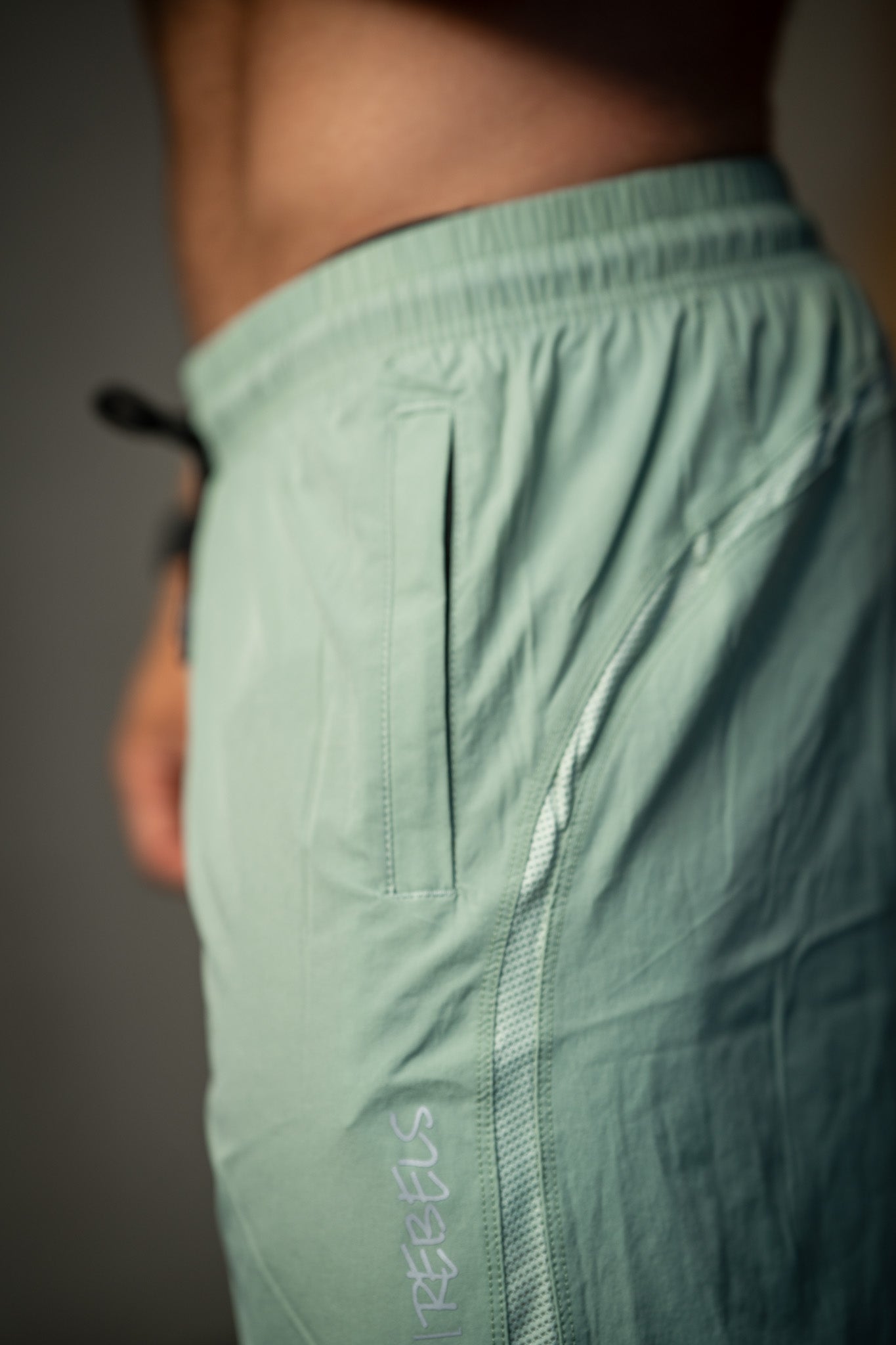 Man Hybrid Shorts 6"