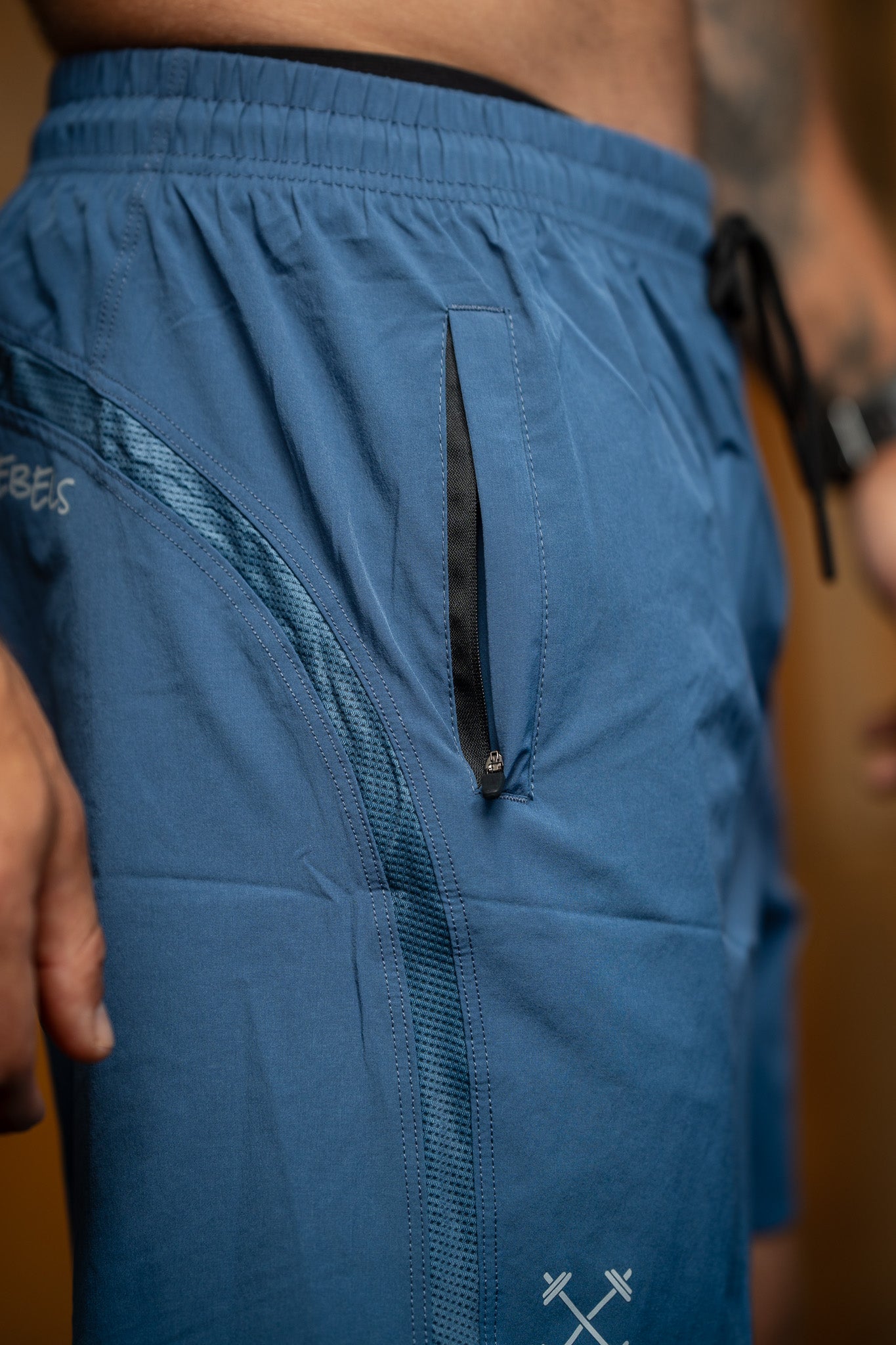 Man Hybrid Shorts 6"
